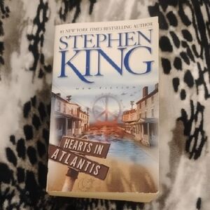 Stephen King 'Hearts in Atlantis' Paperback Book 📚